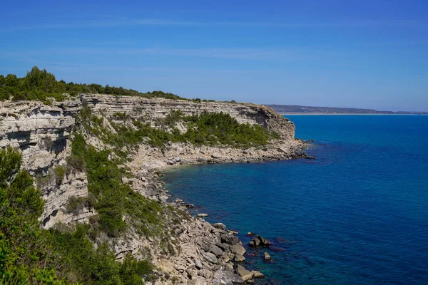 法国朗格多克 罗西隆南部海滨的陡峭海岸 — 图库照片
