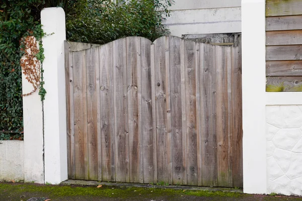 Entrée Porte Bois Haute Fermé Maison Privée Banlieue Portail Bois — Photo