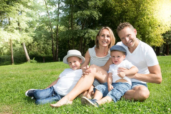 Outdoor Family Portrait Happy Family Four Green Summer Home Garden — Stock Photo, Image