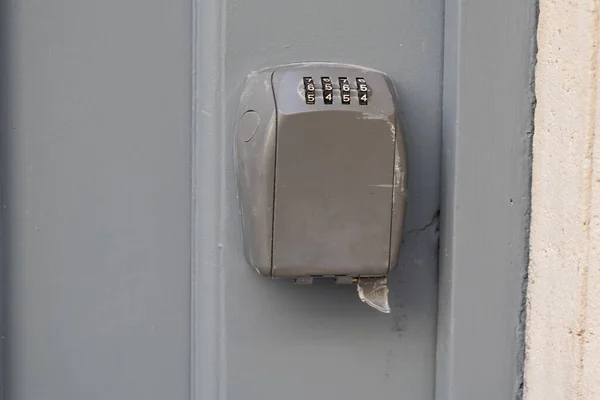 Coffre Fort Pour Récupérer Les Clés Dans Porte Entrée Murale — Photo