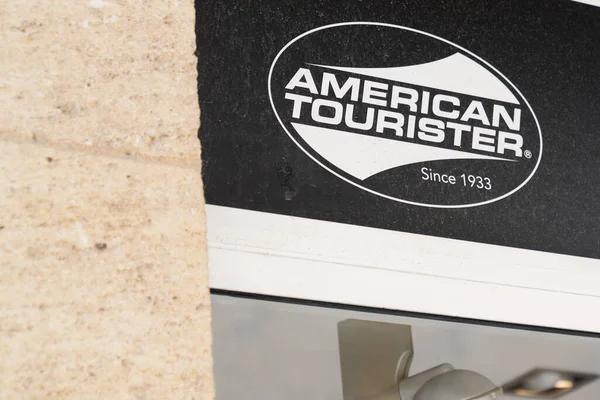 法国阿基坦波尔多 2022年10月2日 美国游客标识和我们的行李制造商和美国零售商的品牌文本 — 图库照片