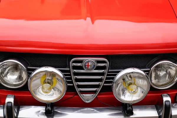 Бордо Aquitaine France 2022 Alfa Romeo Giulietta Red Classic Car — стоковое фото