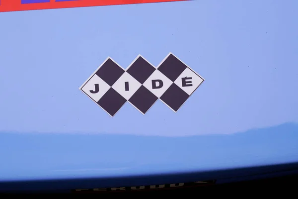 ボルドー アキテーヌフランス 2022年 レンタカーのレトロヴィンテージフランスのサインブランドとテキストロゴの正面図 — ストック写真