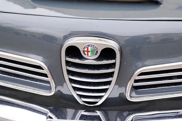 Μπορντό Aquitaine Γαλλία 2022 Alfa Romeo Λογότυπο Μάρκα Και Πινακίδα — Φωτογραφία Αρχείου