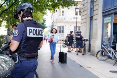 Bordeaux, Aquitaine France - 02: 15 2022: Fransız ulusal polisinin sembol logosuna sahip polis