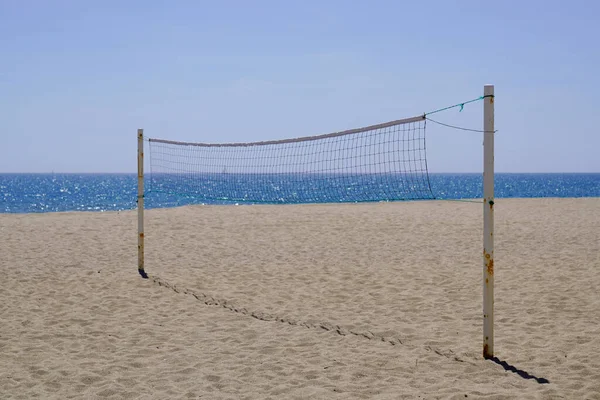 Sportplatz Mit Volleyballnetz Sandstrand Von Leucate Frankreich — Stockfoto