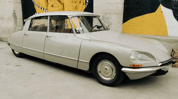 Bordeaux Aquitaine France 2022 Citroen Sixties French Car Beige Vintage — Stock Photo, Image