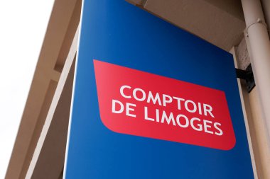Bordeaux, Aquitaine France - 02 28 2022: Contoir de limoges logo ve metin tabelası ev dekorasyonu markası Store