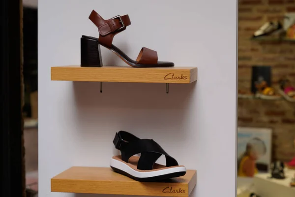 Бордо Франция 2022 Clarks Логотип Текстовый Бренд Витринах Магазина Обуви — стоковое фото