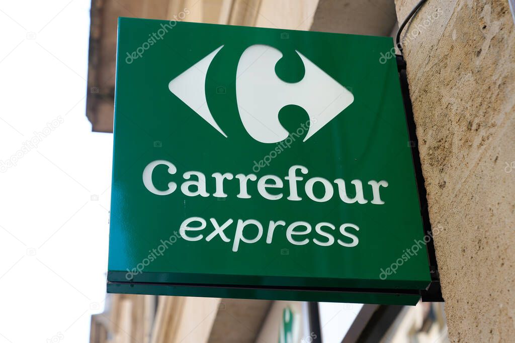 Bordeaux , Aquitaine  France - 03 07 2022 : Carrefour express logo and text sign on facade supermarket brand store