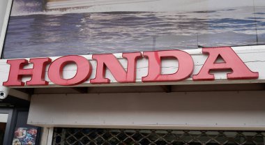 Bordeaux, Aquitaine France - 04 05 2022: Honda motor metin logosu bayiliği, Japonya 'nın markalı imalat mağazası.