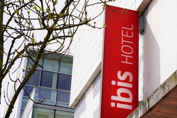 Бордо Aquitaine France 2022 Ibis Sign Logo Brand Text Hotel — стоковое фото