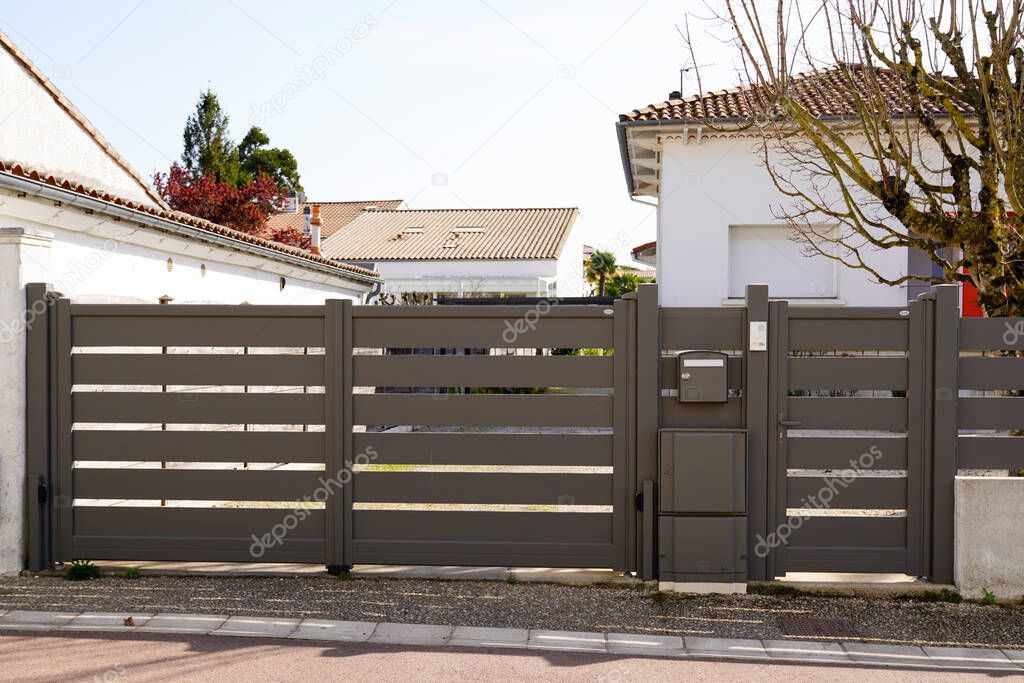 Aluminum brown classical design metal gate of suburb house steel door