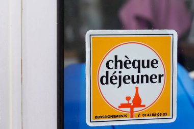 Bordeaux, Aquitaine France - 04 10 2022: çek dejeuner logosu ve kapı girişindeki restoran girişindeki metin işareti