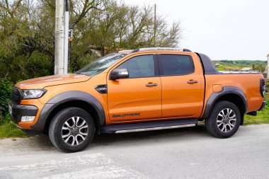 Bordeaux, Aquitaine France - 05 01 2022: Ford Ranger logosu markalı otomobil ve Wildtrak araba tabelası metni Amerikalı çok uluslu otomobil üreticisi