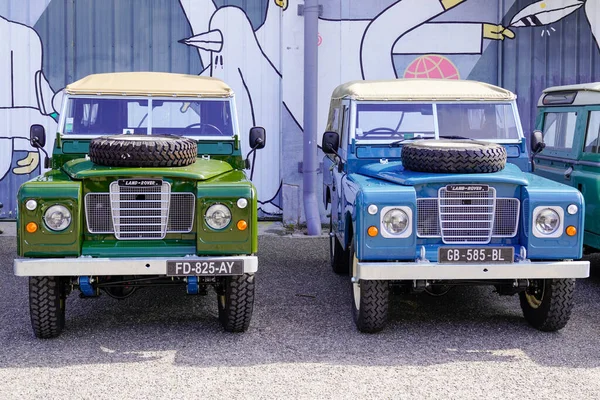 Bordeaux Aquitaine France 2022 Land Rover Defender Logo Car Sign — Stock fotografie