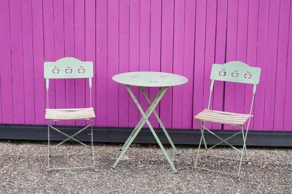 Metal Colorful Chair Seat Table Summer Street Front Pink Wooden — Zdjęcie stockowe