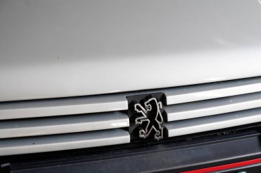 Bordeaux, Aquitaine France - 05 08 2022: peugeot 205 gti logo markası ve metin imzası