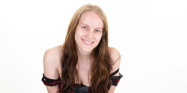 Glimlachende Jonge Vrouw Witte Achtergrond Lang Blond Haar Blauwe Ogen — Stockfoto