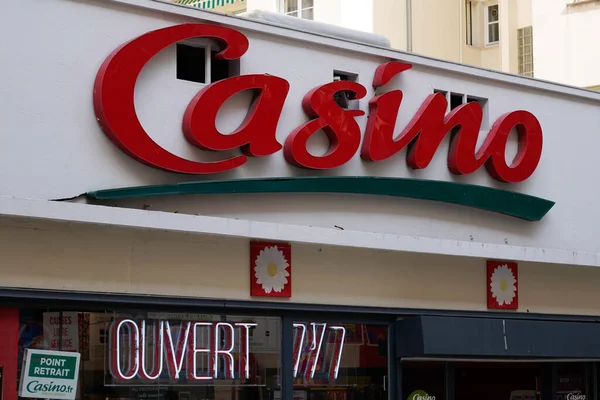 Burdeos Aquitania Francia 2022 Casino Tienda Francia Supermercado Logotipo Texto —  Fotos de Stock