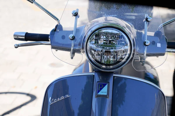 Bordeaux Aquitaine France 2022 Vespa Light Sign Italian Motorcycle Piaggio — Stockfoto