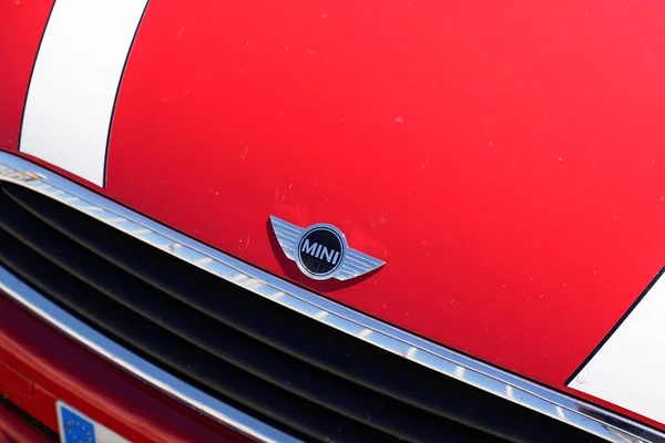 Bordeaux Aquitaine France 2022 Mini Cooper Red Sport Car Logo — Zdjęcie stockowe