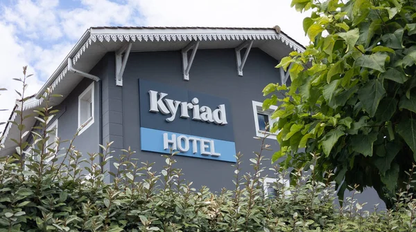 Bordeaux Aquitaine France 2022 Kyriad Hotel Sign Text Brand Facade — стоковое фото