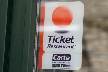 Bordeaux , Aquitaine  France - 07 25 2022 : ticket Restaurant Edenred check card brand logo and text sign on door entrance windows french restaurant