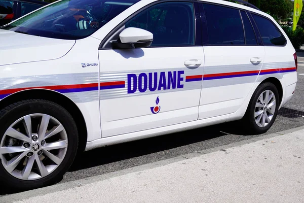 Bordeaux Aquitaine France 2022 Текст Skoda Car Означає Франції Поліцейський — стокове фото