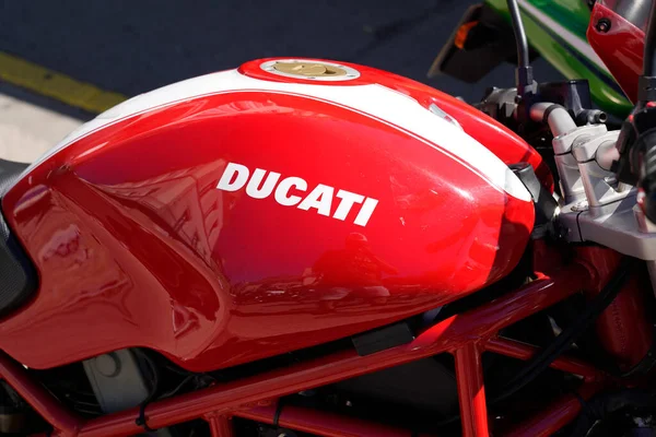 Bordeaux Aquitaine France 2022 Ducati Fuel Tank Red Motorcycle Logo — 图库照片