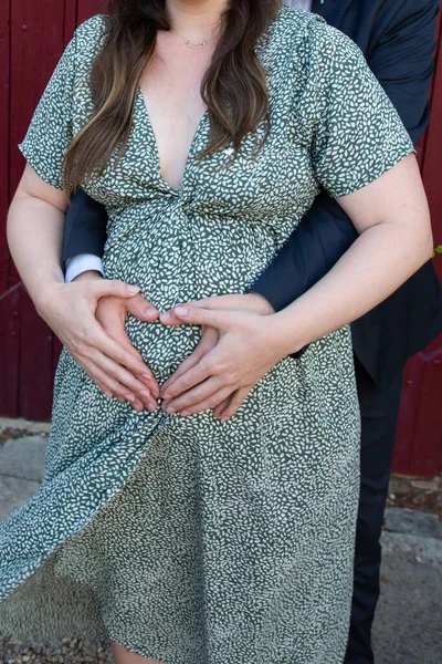 Loving Couple Making Heart Shape Hands Pregnant Belly Outdoor Pregnancy — Foto Stock