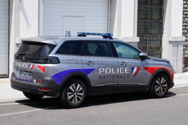 Bordeaux , Aquitaine  France - 08 20 2022 : police car peugeot 5008 door logo sign french text on stickers of patrol vehicle