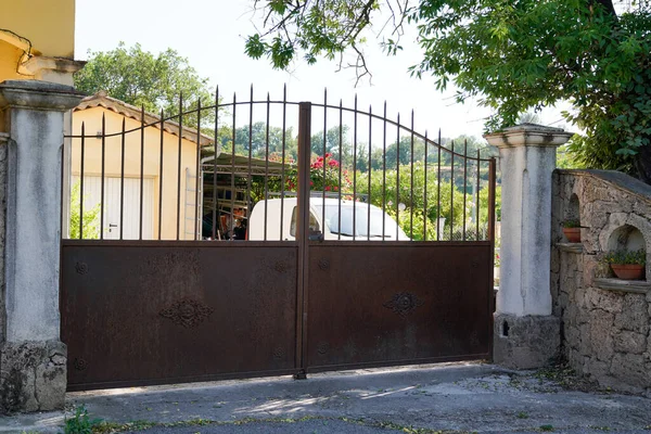 portal rusty classic steel old retro style gate rust classical home entrance