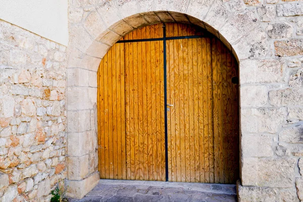 Gate Home Portal Classical Entrance Arch Door House Luxury Restored — Stock Photo, Image