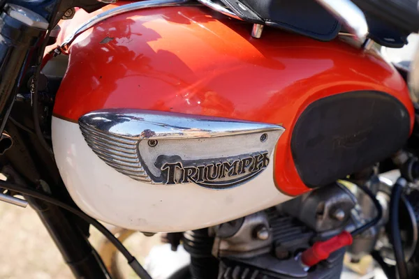Bordeaux Aquitaine France 2022 Триумфальний Мотоцикл Детальний Текст Логотип Червоному — стокове фото