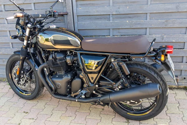 Bordeaux Akwitania Francja 2022 Przechwytujący Royal Enfield 120 Black Motorcycle — Zdjęcie stockowe