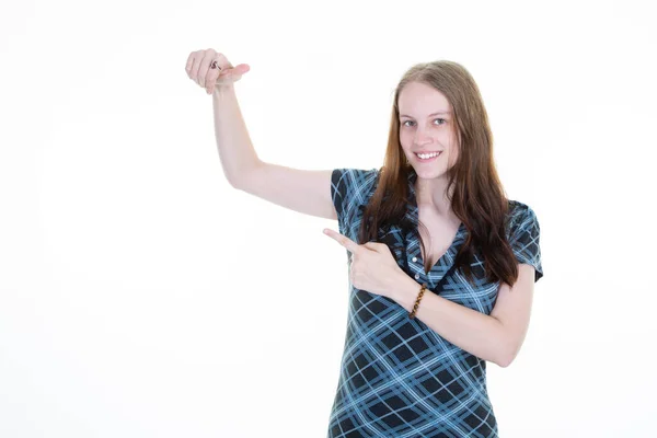 Ung Kvinna Presenterar Handflatan Torget Tomt Vit Bakgrund Pekar Finger — Stockfoto