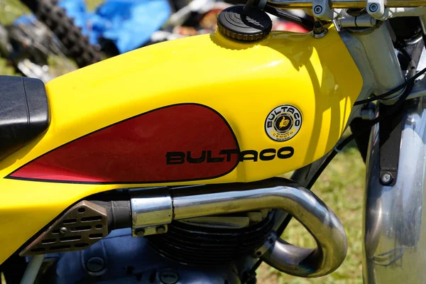 Бордо Aquitaine France 2022 Bultaco Spain Motorcycle Engine Logo Text — стоковое фото