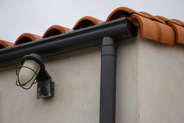 Casa Con Nuevos Canales Lluvia Aluminio Sin Costura Con Luz — Foto de Stock