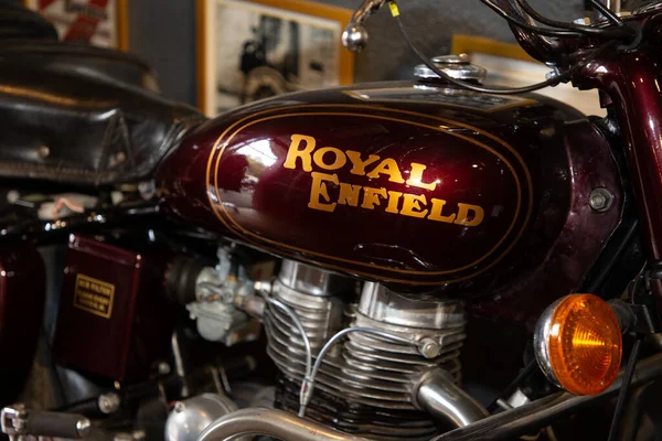 Bordeaux Aquitaine France 2022 Royal Enfield Kurşun Logosu Hint Motorsikleti — Stok fotoğraf