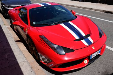 Bordeaux, Aquitaine France - 06 10 2022: Ferrari 488 GTB super araba İtalyan kırmızı spor aracı