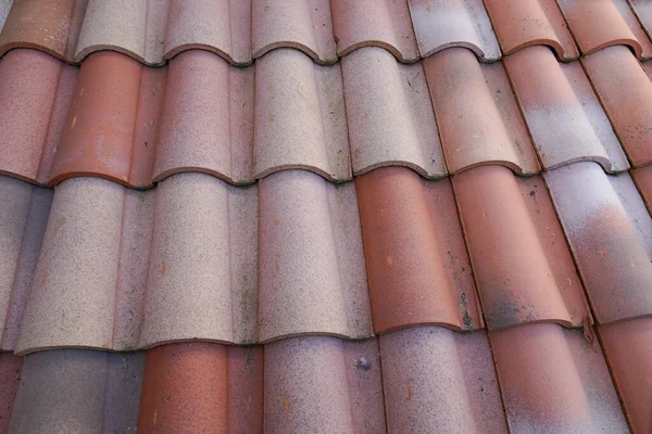 Rode Dakpannen Keramische Dakpannen Huis Gebouw Als Achtergrond — Stockfoto