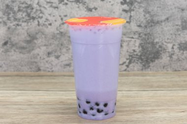 Buz gibi taro sütlü çay o sesi bastıracak ve o tatlı arzuyu tek bir içecekle giderecek..