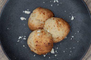 Yemekten önce yemek için lezzetli bisküviler..