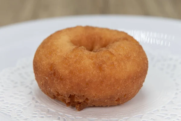 Verleidelijk Vers Uit Oven Donut Uit Bakkerij Geserveerd Een Bord — Stockfoto