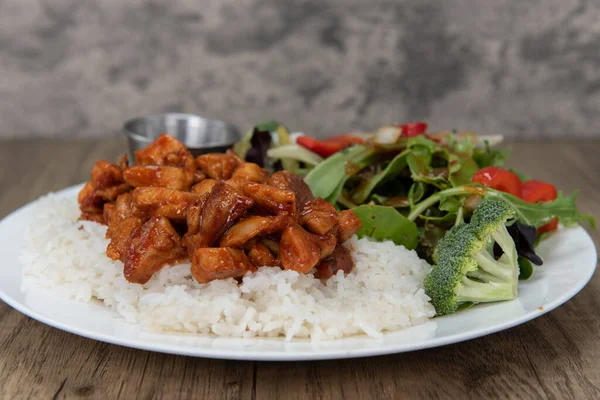 Menggoda Masakan Cina Makan Yang Terdiri Dari Ayam Pedas Atas — Stok Foto