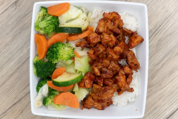 Overhead View Tempting Bowl Spicy Chicken Rice Vegetables Hot Meal — 图库照片