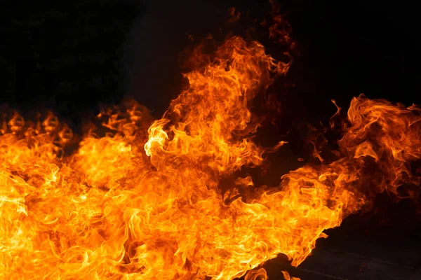 Echt Heet Vuur Met Rook Aan Zijkant — Stockfoto
