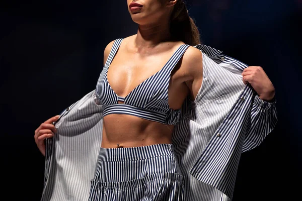 Female Model Presents Creation Fashion Week White Blue Stripes — Stockfoto