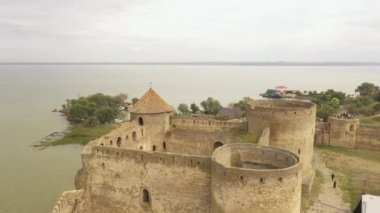 Karadeniz kıyısındaki Bilgorod-Dniestrovsky (Akkerman) Kalesi, bir insansız hava aracından görüş